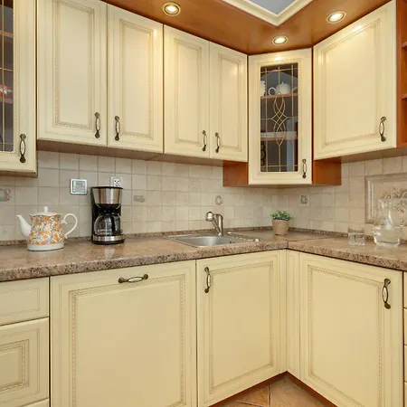 Apartman Ludwinowska Cozy With Parking By Renters Krakkó